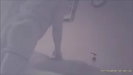 Вона пішла у ванну п ...