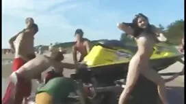 Надувний дельфін і s ...